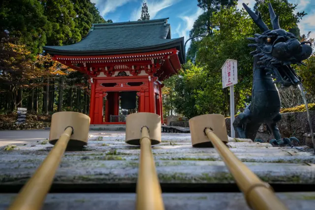 Don’t Clap Your Hands When Praying? Japanese Temple Manners + 5 Must-Visit Temples in the Kansai Area