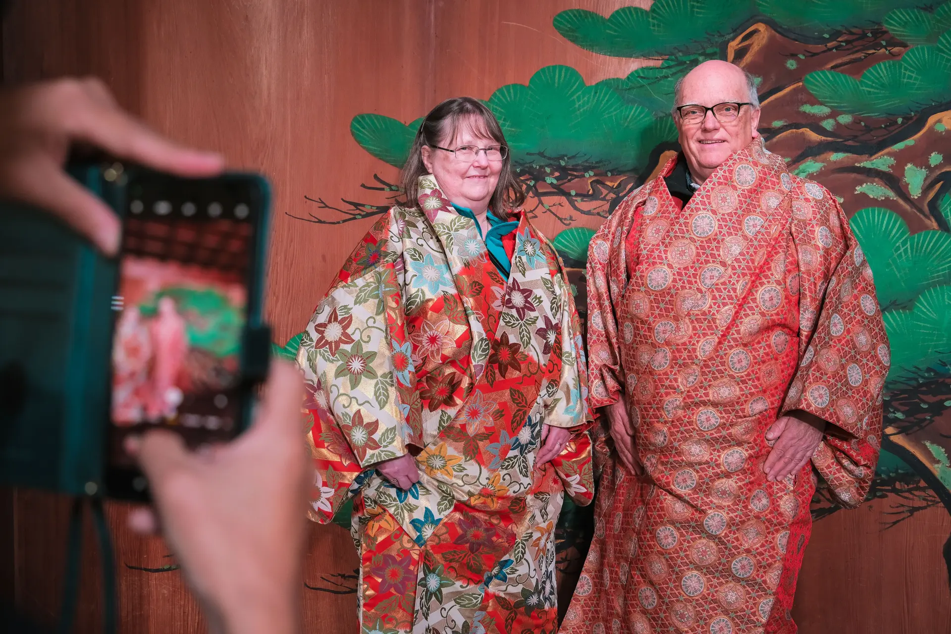 A chance to take a commemorative photo in traditional Noh attire on the Noh stage