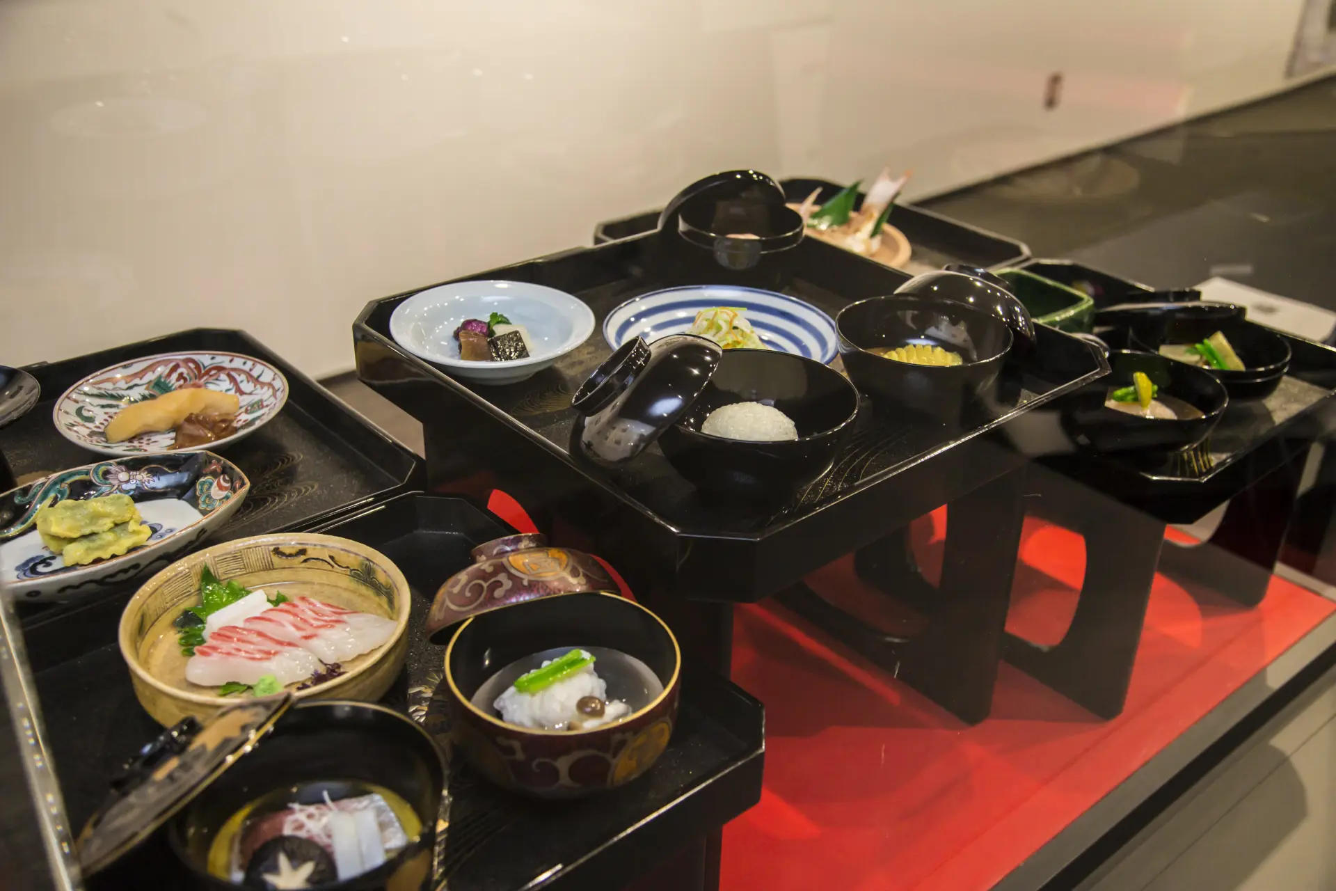 Introducing Kyoto’s food culture with incredibly realistic food replicas.