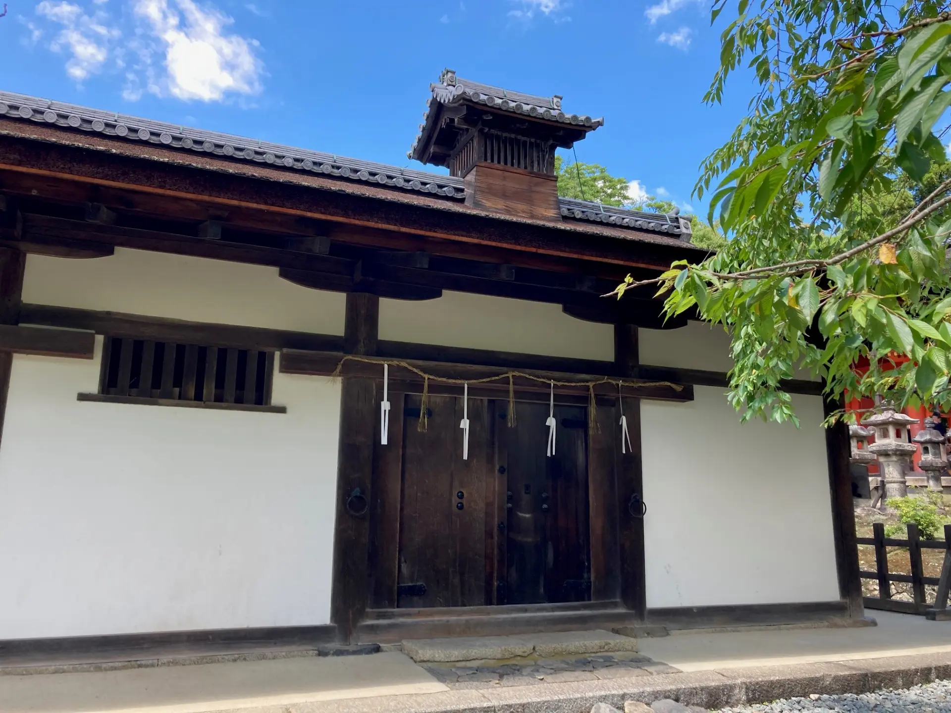 Sake-den, an Important Cultural Property of Japan and an active sake brewery