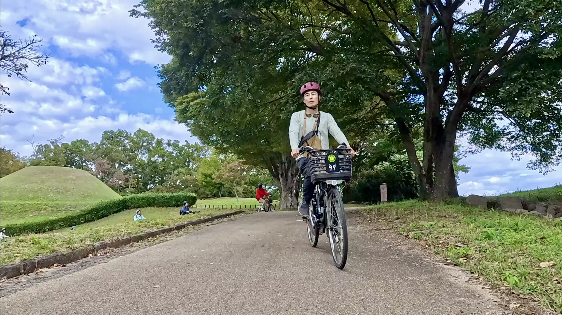 A three-hour guided cycling tour that starts and ends at the Asuka Station branch.