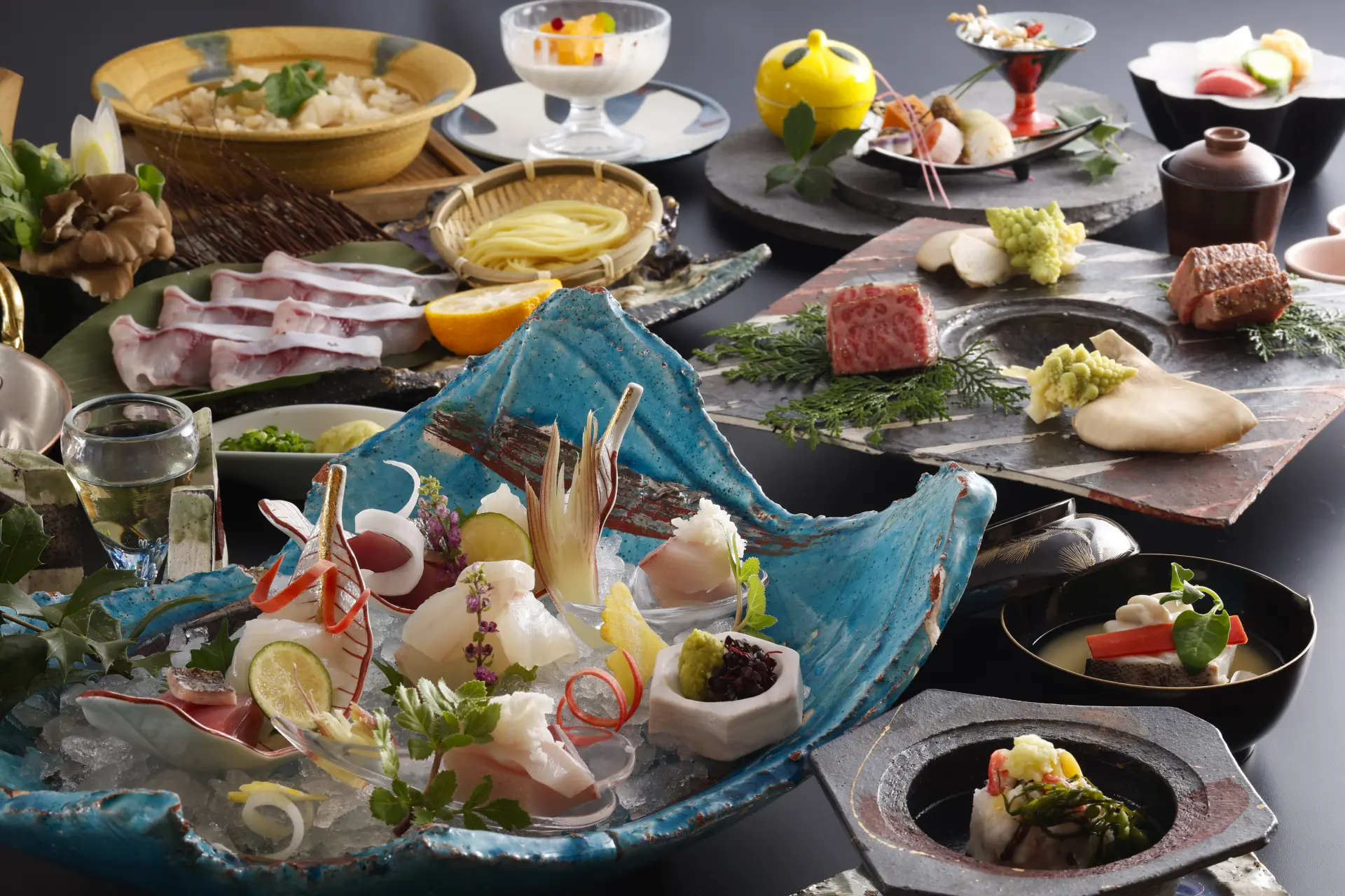 Dinner consists of a kaiseki course showcasing the seasonal bounty of Harima’s mountains and sea.