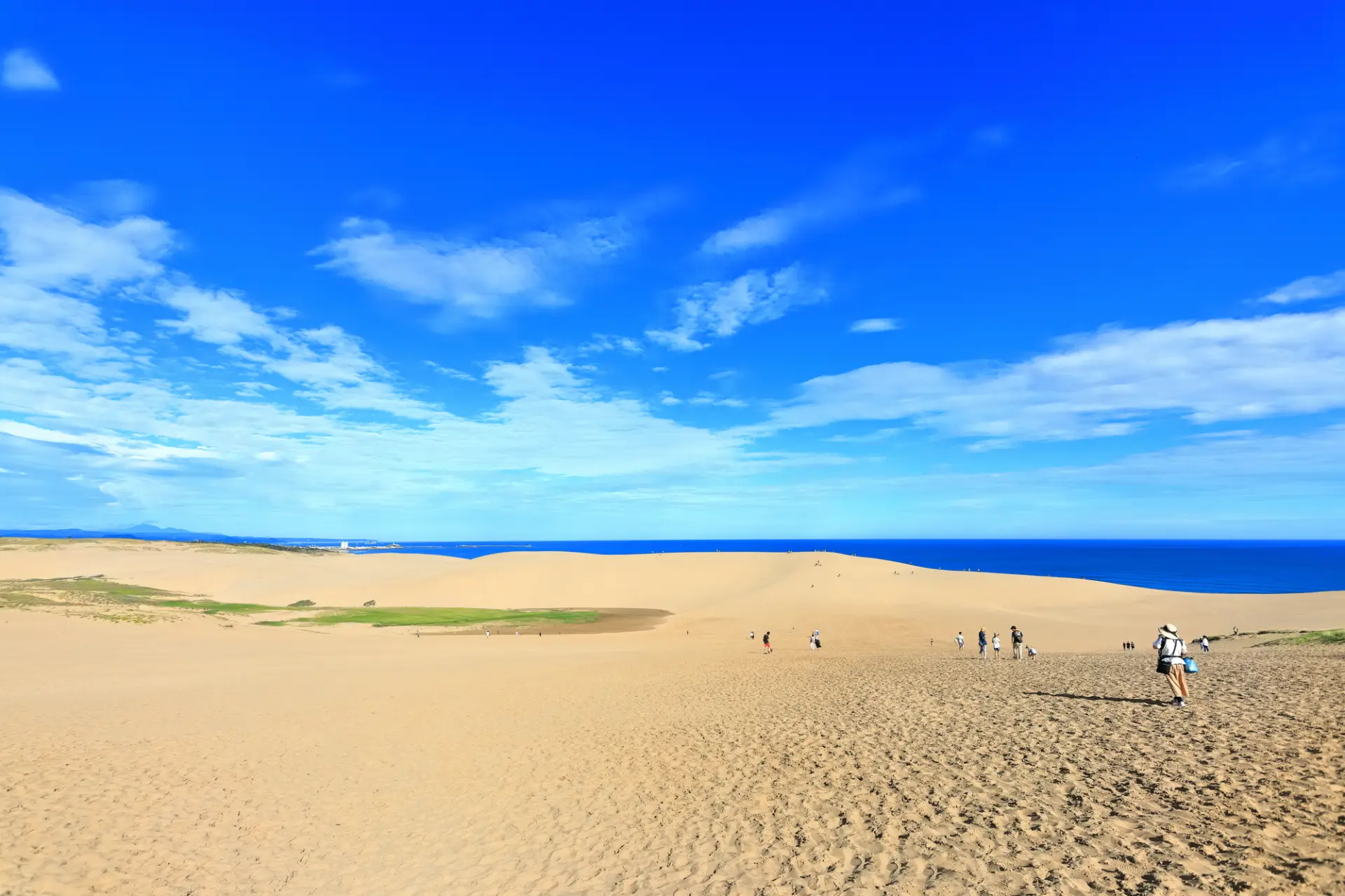 A National Natural Monument and Specially Protected Area, the Tottori Sand Dunes are one of Japan’s largest sand dune formations.