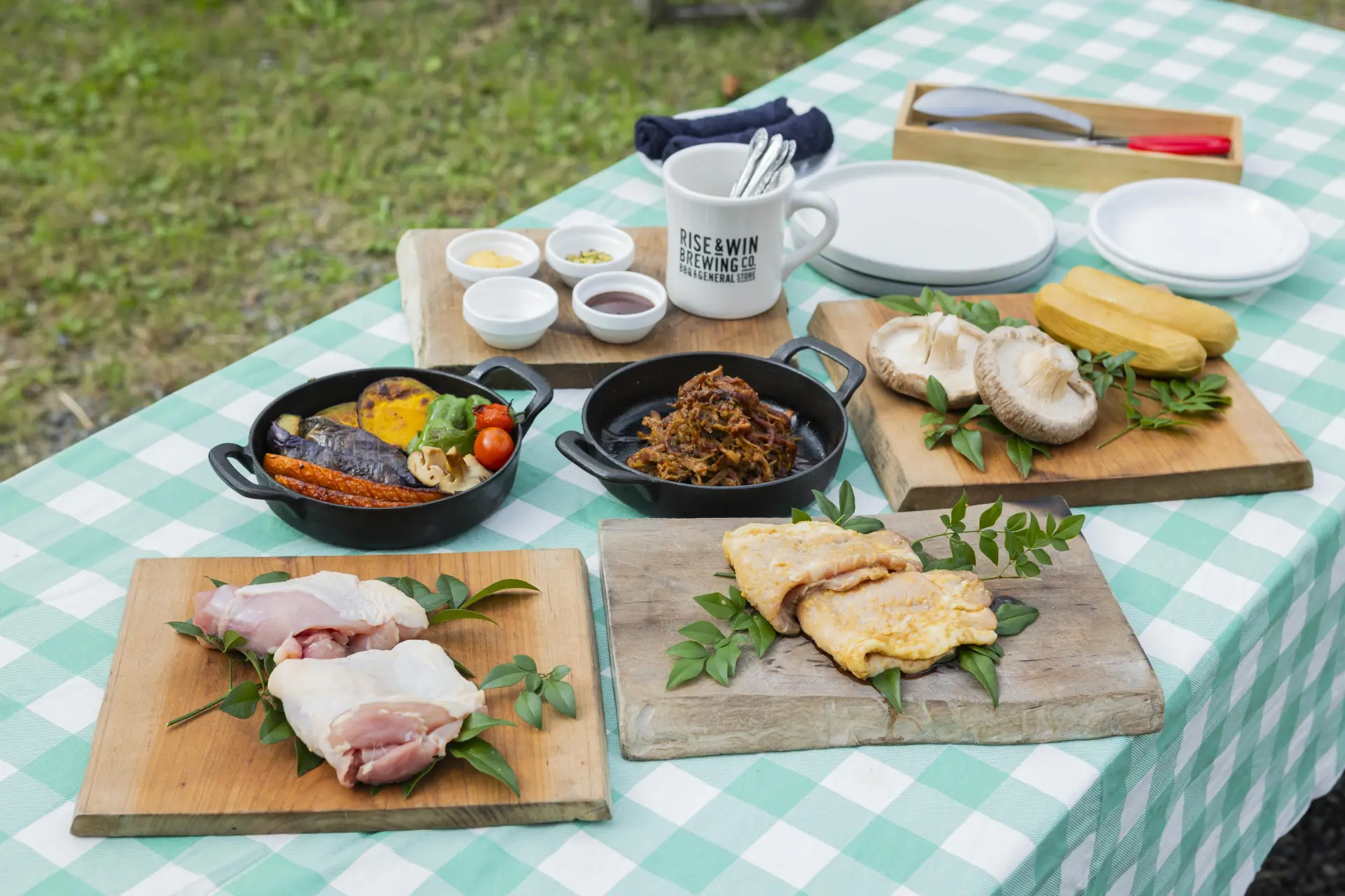 A BBQ featuring carefully selected ingredients from Tokushima. The rich flavors of grilled vegetables and Kamikatsu’s specialty shiitake mushrooms offer a unique farm-to-table experience.