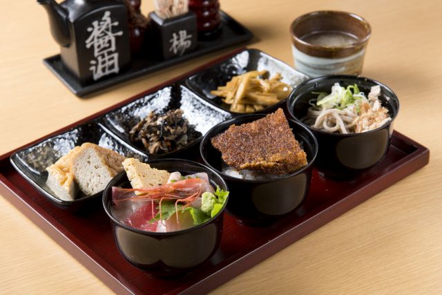 Fukubukukan Tourism and Souvenir Shop in Fukui City: Fukui Specialty Set Meal
