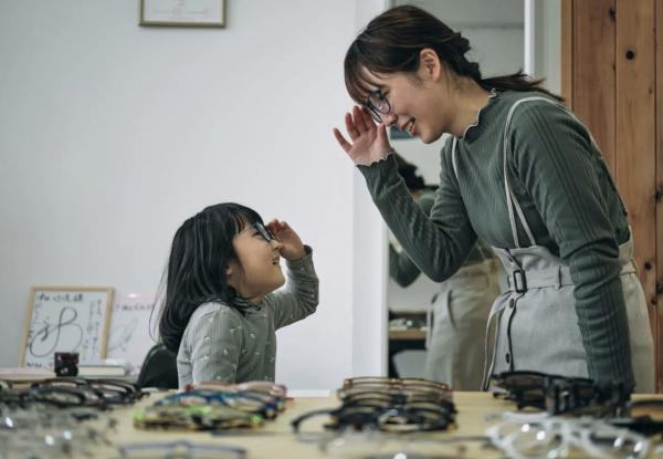 Feel like a glasses craftsman! Children's glasses making experience