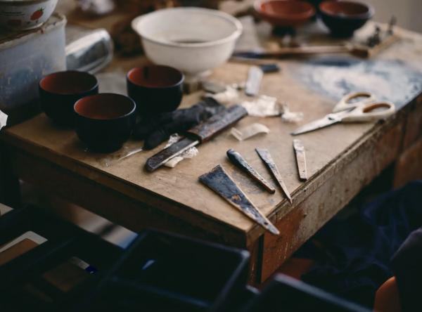 Experience lacquering a tray while learning about Echizen lacquerware from experienced craftsman