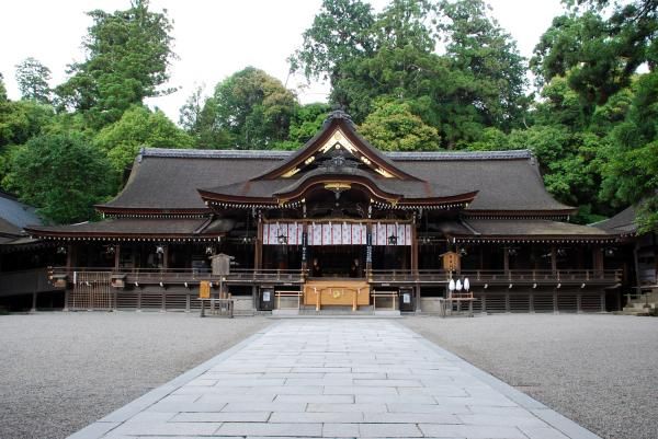 Omiwa Shrine, Front Shrine