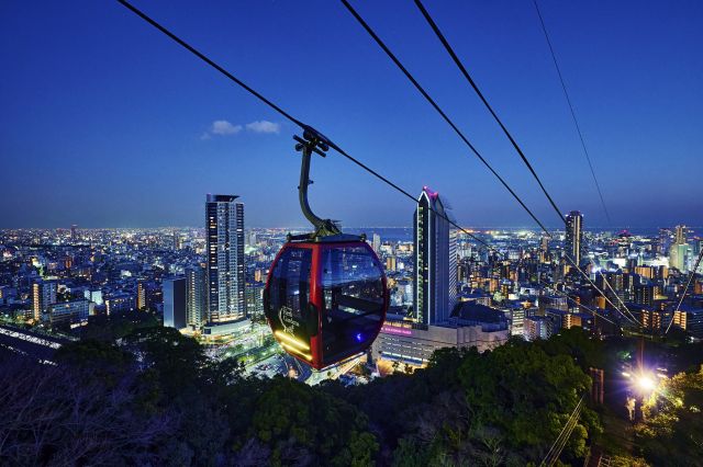 Shimmering night view from the ropeway
神戸布引ハーブ園／ロープウェイ