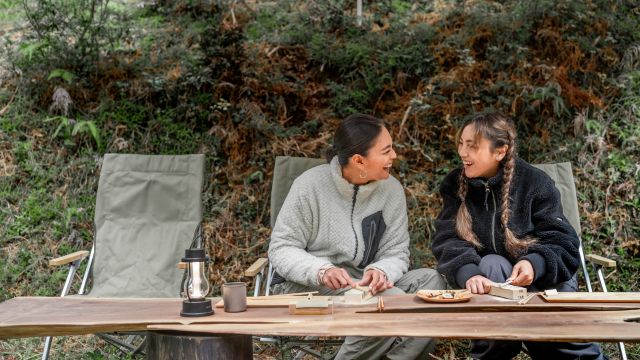 Experiencing chopstick- and chopstick-rest-making in the forest after logging.