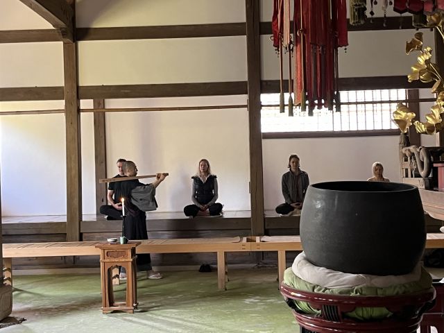 Meditation experience guided by a Zen monk