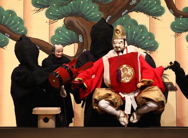 Enjoy 500-year-old Japanese puppet theater with a backstage tour