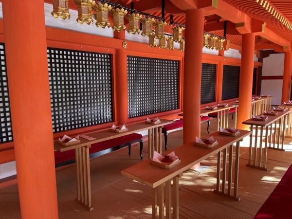 Gain special access to a Shinto ritual and experience a naorai feast at the main hall of Iwashimizu Hachimangu, a national treasure