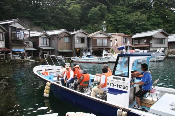 Guided sightseeing water taxi