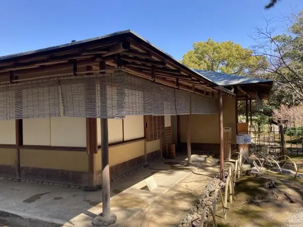 Enjoy tea time at a tea room in Wakayama Castle