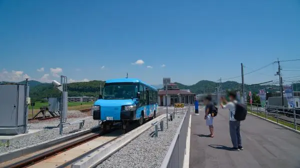 Dual-mode bus and train! Tour seaside towns in an Asatetsu DMV