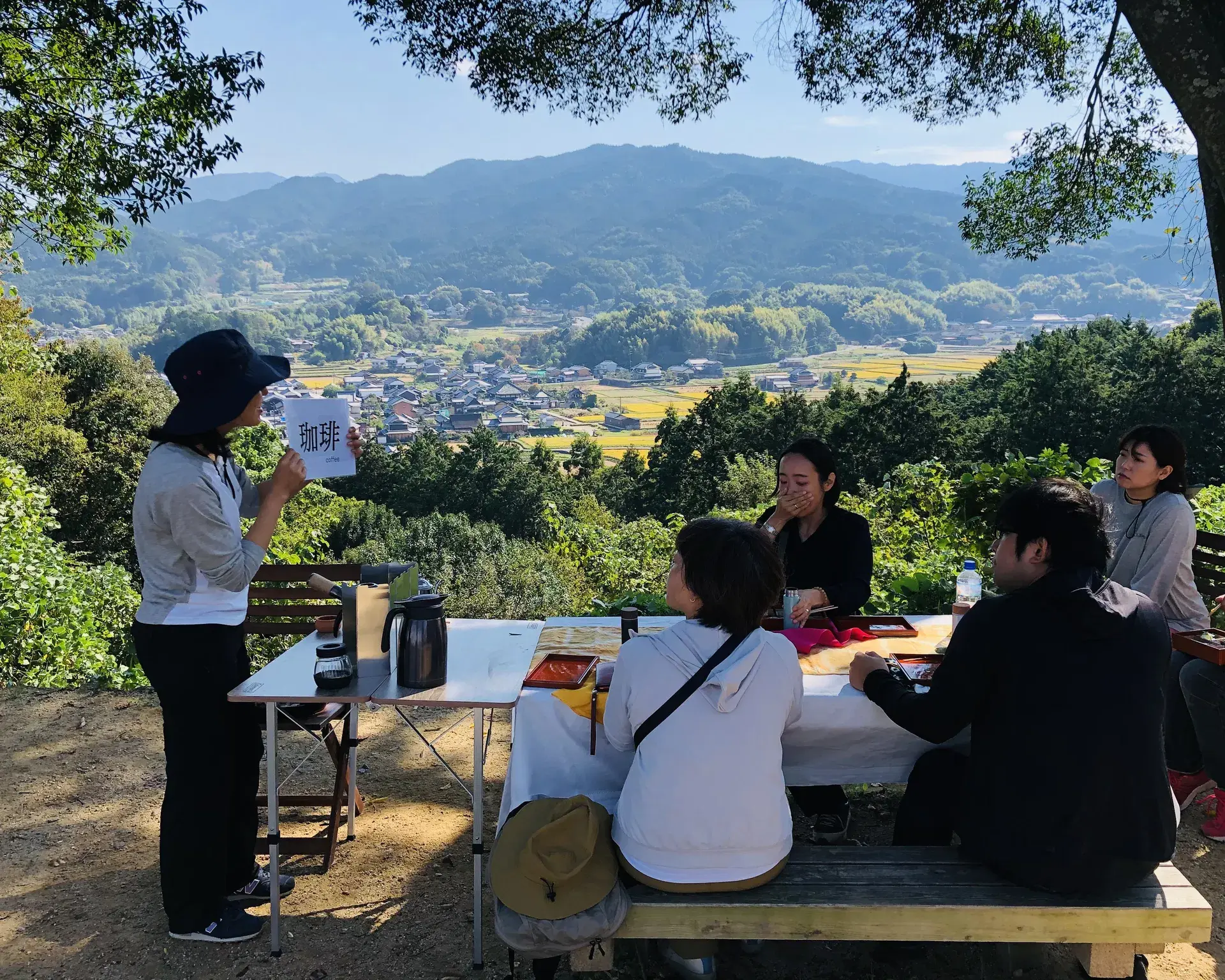 Nara Historical Hiking Tour & Breakfast Picnic in Asuka