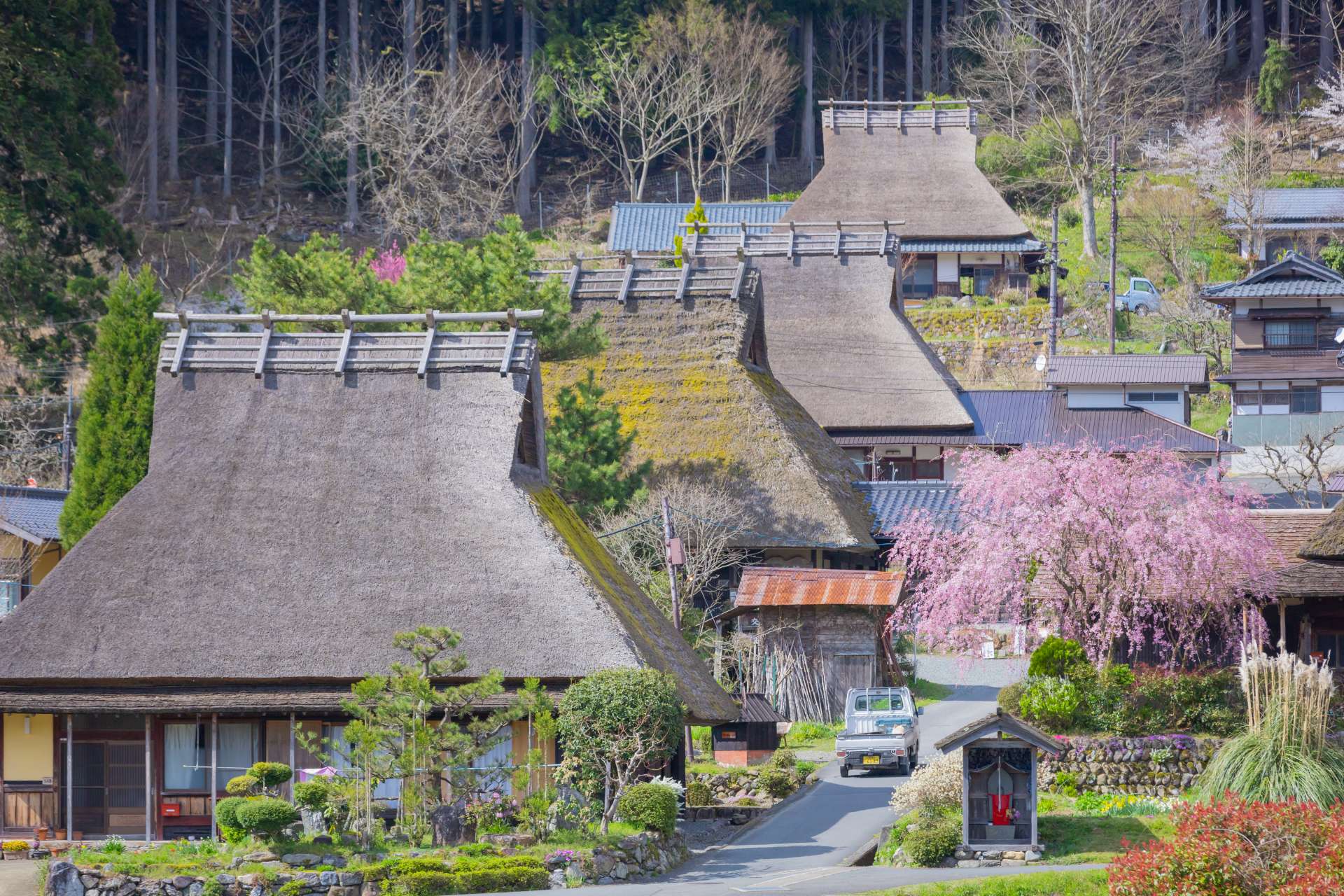 日本の原風景・美山のかやぶきの里 | Premium関西